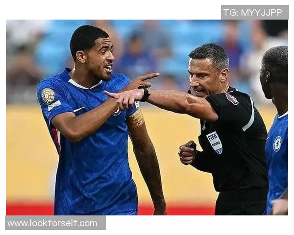 唇语专家揭示科尔威尔对裁判的愤怒言辞与情绪反应分析 唇语专家揭示科尔威尔对裁判的愤怒言辞与情绪反应分析